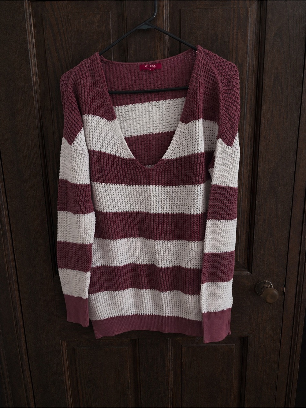 Preppy Guess Striped Women’s Medium Pink Cream Waffle Knit V-Neck Sweater